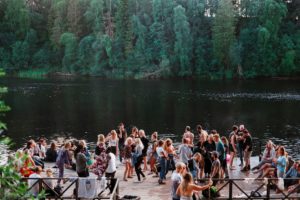 Lee más sobre el artículo Cómo preparar una fiesta al aire libre